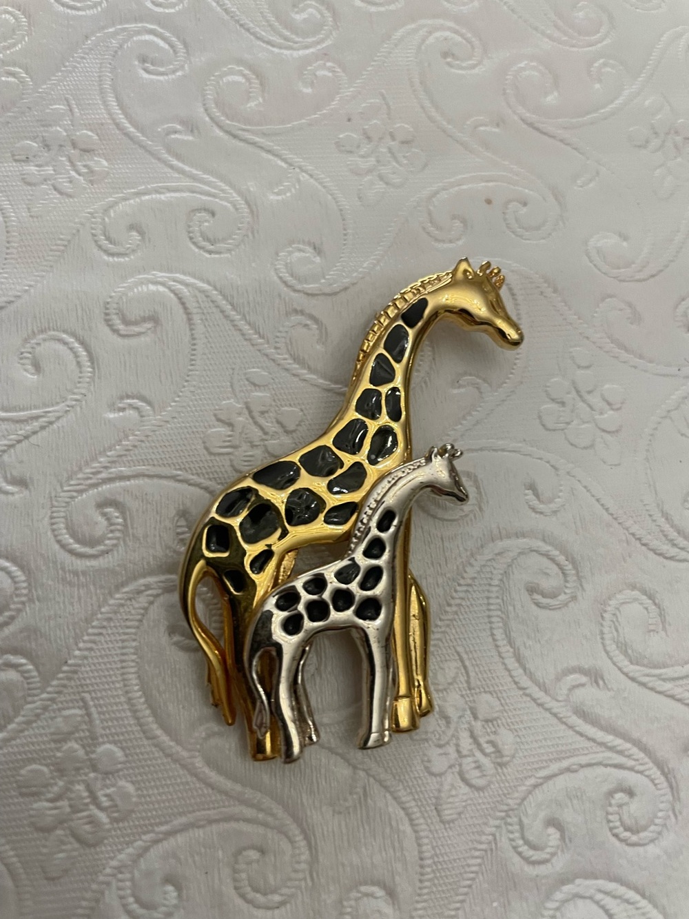 TC Two-Tone Gold and Silver Giraffe Pin with Black Spots